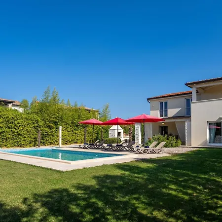 Domenica Exclusive Mit Pool Holiday home