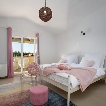 Holiday home Domenica Exclusive Mit Pool Kastelir